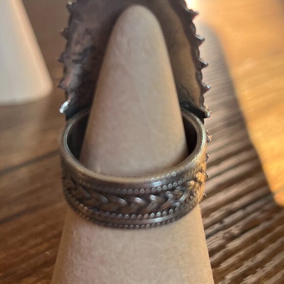 Enormous Labradorite ring - Picture 7 of 7